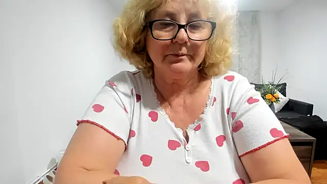 NoraJohnson6 online show from October 9, 2025, 9:02 pm