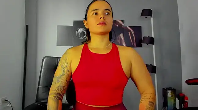 karlyjons12 online show from February 19, 2025, 6:21 pm