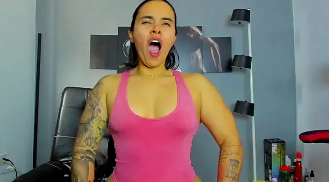 karlyjons12 online show from March 3, 2025, 1:31 pm