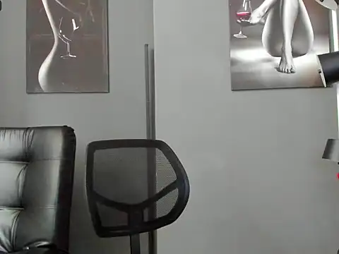 karlyjons12 online show from September 30, 2025, 4:45 pm