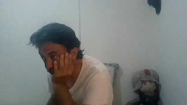 jeans and emma online show from March 18, 2026, 11:30 pm