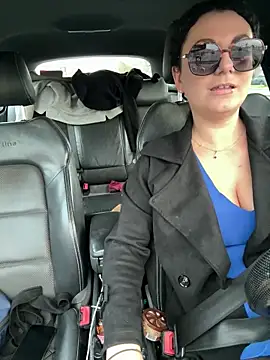 Loveblackzilla online show from November 11, 2025, 3:34 pm