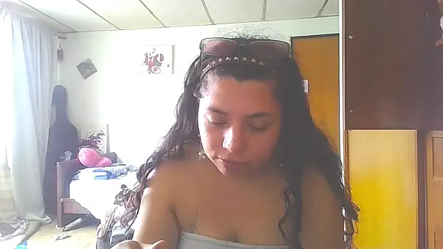 Snapshot of isabellapurple chatting on February 15, 2026, 3:42 pm isabellapurple online show from February 15, 2026, 3:42 pm