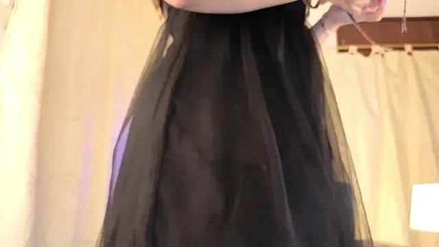 sophia dumont online show from April 12, 2026, 12:15 am