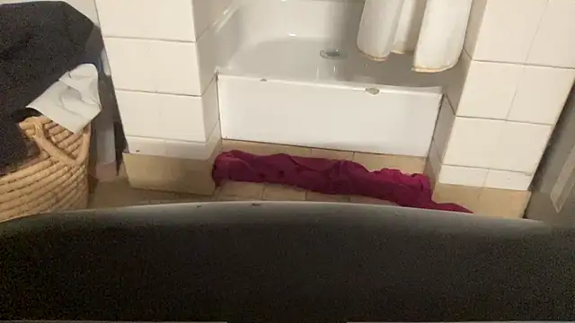 Snapshot of LeoLovelyDick chatting on February 6, 2025, 8:23 pm LeoLovelyDick online show from February 6, 2025, 8:23 pm