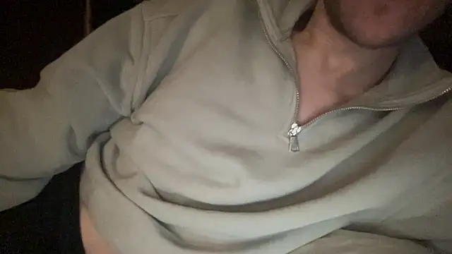 Snapshot of LeoLovelyDick chatting on February 9, 2025, 2:17 am LeoLovelyDick online show from February 9, 2025, 2:17 am