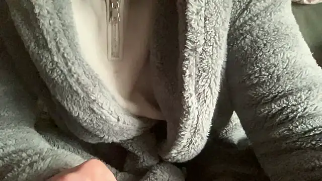 Snapshot of LeoLovelyDick chatting on January 10, 2026, 12:29 pm LeoLovelyDick online show from January 10, 2026, 12:29 pm