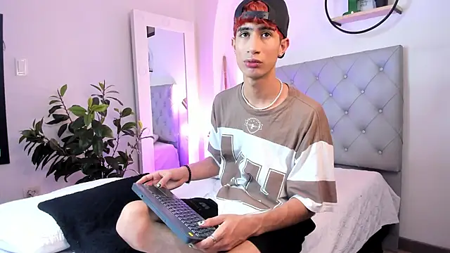 NovaaWheler online show from March 11, 2025, 3:59 am