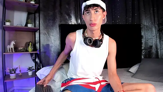 NovaaWheler online show from November 9, 2025, 8:07 pm