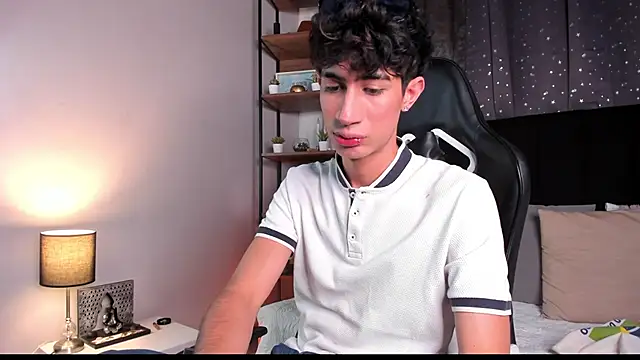 NovaaWheler online show from November 26, 2025, 8:32 pm