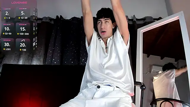 Snapshot of NovaaWheler chatting on February 18, 2026, 11:39 am NovaaWheler online show from February 18, 2026, 11:39 am