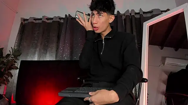 Snapshot of NovaaWheler chatting on February 19, 2026, 12:23 pm NovaaWheler online show from February 19, 2026, 12:23 pm