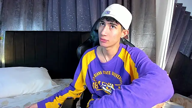 Snapshot of NovaaWheler chatting on March 2, 2026, 12:01 pm NovaaWheler online show from March 2, 2026, 12:01 pm