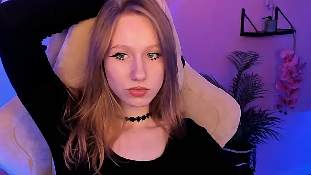 DariaTate online show from October 17, 2025, 11:35 am