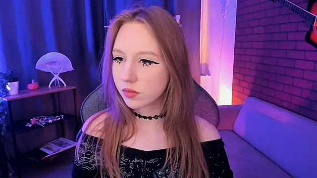 DariaTate online show from April 16, 2026, 9:10 am