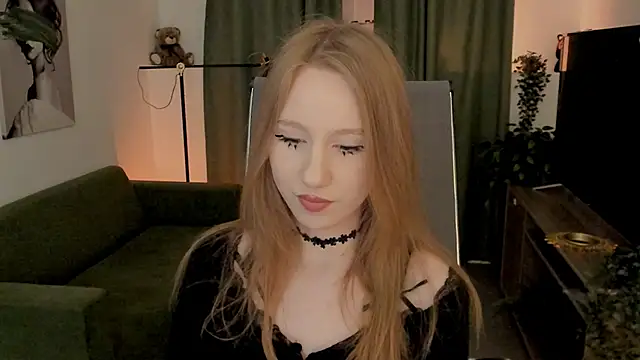 Snapshot of DariaTate chatting on May 22, 2026, 12:00 pm DariaTate online show from May 22, 2026, 12:00 pm