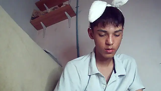 Snapshot of ChavoOT chatting on March 16, 2025, 2:32 am ChavoOT online show from March 16, 2025, 2:32 am