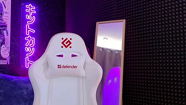 roxy riot  online show from March 22, 2025, 5:28 am