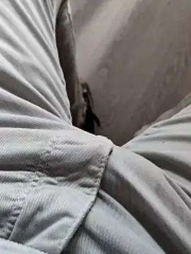 emremodel online show from April 2, 2026, 10:02 am