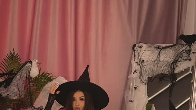 LilaRoses online show from October 24, 2025, 5:15 am