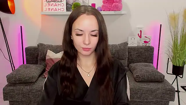 Snapshot of Suga_babe chatting on March 3, 2025, 8:11 pm Suga babe online show from March 3, 2025, 8:11 pm