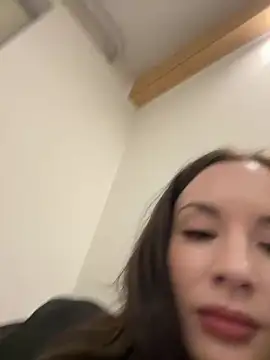 Snapshot of Suga_babe chatting on March 4, 2025, 11:00 pm Suga babe online show from March 4, 2025, 11:00 pm