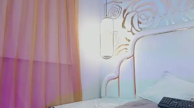 Lilith NoirF online show from February 19, 2025, 4:44 am