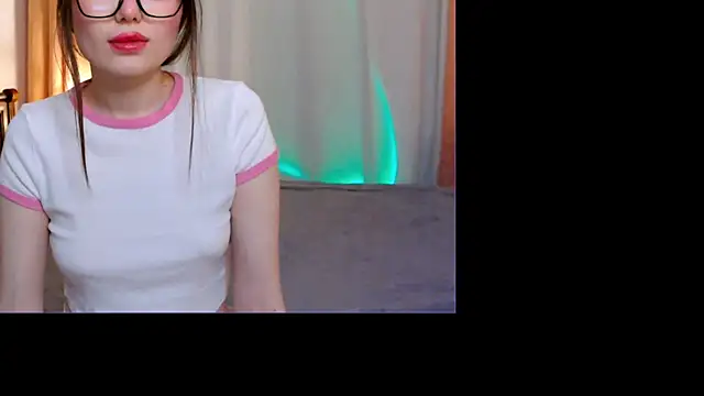 CelestialEwa online show from March 8, 2025, 5:33 pm