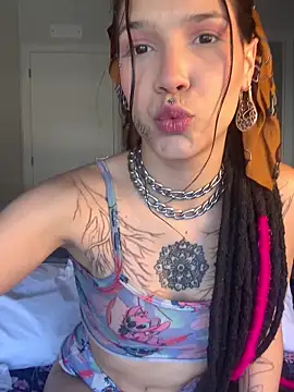 Snapshot of nickelfie chatting on November 22, 2025, 12:04 pm nickelfie online show from November 22, 2025, 12:04 pm