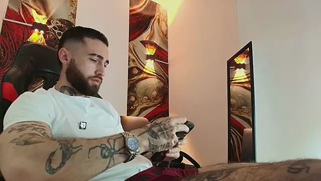 Luke davis01 online show from October 20, 2025, 1:22 pm