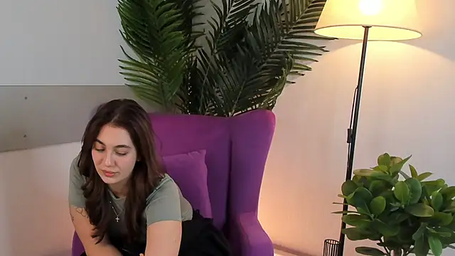 PortiaBellew online show from February 5, 2025, 2:48 pm