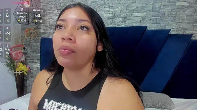 Sophia Brunett online show from November 14, 2025, 12:15 pm