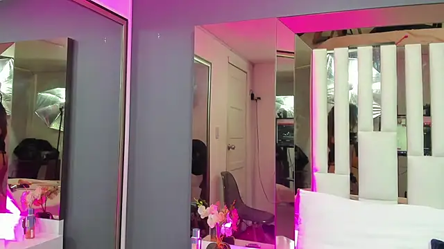 Cloee Rainbow1 online show from February 27, 2025, 6:09 pm