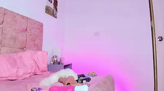 Skye Moore online show from February 24, 2025, 10:25 pm