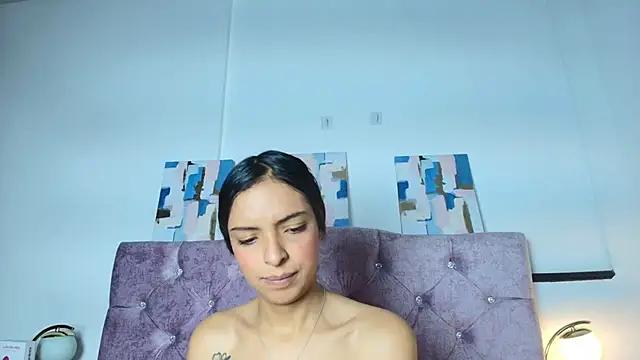 Skye Moore online show from September 25, 2025, 11:58 am