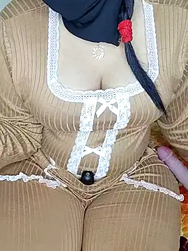 Snapshot of Malika-697 chatting on January 7, 2026, 10:56 pm Malika-697 online show from January 7, 2026, 10:56 pm