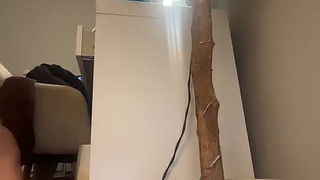 skyejde online show from March 18, 2026, 8:34 pm