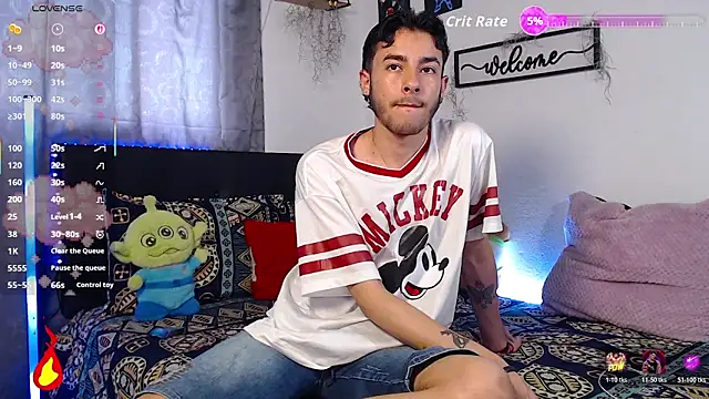 kyle clint07 online show from April 22, 2026, 3:46 pm