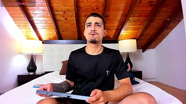 Sebastian Berne online show from February 12, 2025, 7:35 pm