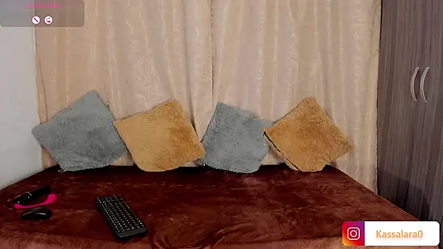 Snapshot of kassandra_Lara chatting on September 19, 2025, 2:57 am kassandra Lara online show from September 19, 2025, 2:57 am