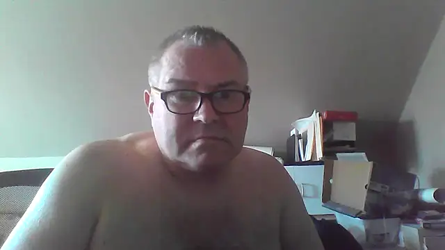 mkestr69 online show from April 21, 2026, 3:07 pm