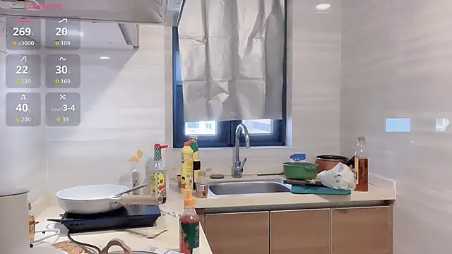 Snapshot of Moonccoi chatting on September 10, 2025, 2:00 am Moonccoi online show from September 10, 2025, 2:00 am