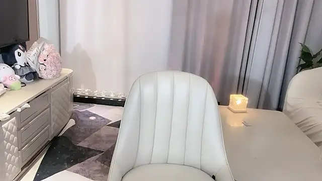 Snapshot of Moonccoi chatting on November 24, 2025, 1:11 pm Moonccoi online show from November 24, 2025, 1:11 pm