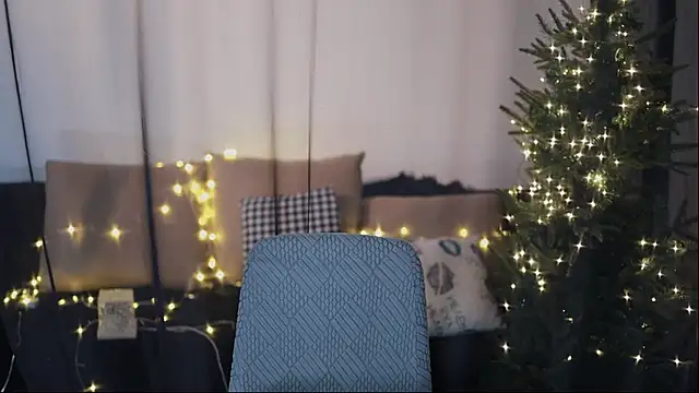 Snapshot of Moonccoi chatting on February 5, 2026, 12:54 pm Moonccoi online show from February 5, 2026, 12:54 pm