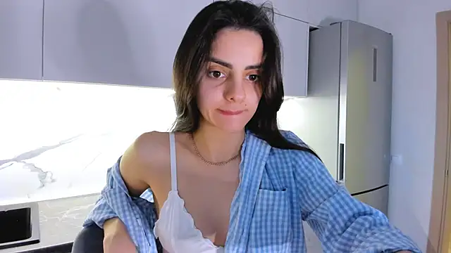 EmiliaZen online show from March 7, 2025, 12:15 am