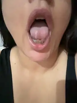 daianaspencer online show from September 24, 2025, 7:23 am