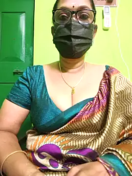 Snapshot of niiveditha chatting on February 24, 2025, 4:04 pm niiveditha online show from February 24, 2025, 4:04 pm