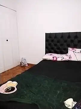 PenelopeMist online show from February 12, 2025, 1:09 am