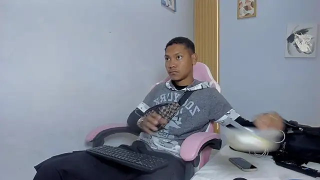 blackdirty420 online show from October 19, 2025, 3:34 pm