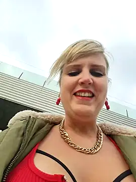 Sexybiene969 online show from October 11, 2025, 2:59 pm